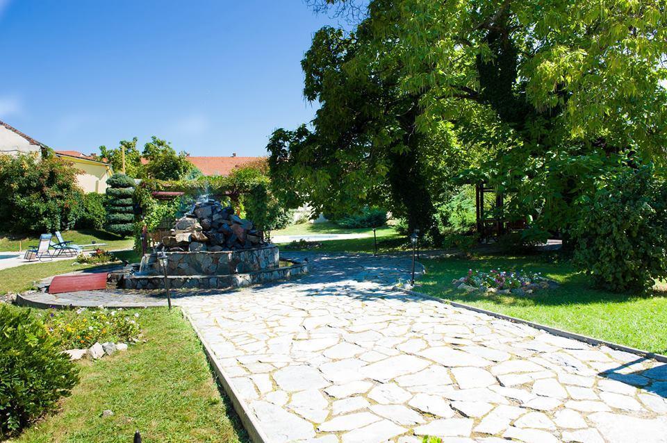 Pensiunea Eden Caransebeş Exteriér fotografie